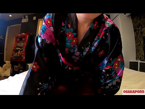 ❤️ Vajza e re cosplay pëlqen seksin deri në orgazmë me një shiringë në një kalorës dhe një blowjob. Vajzë aziatike me pidhi leshtore dhe cica të bukura me kostum tradicional japonez në video amatore që tregon masturbim me lodra qij. Sakura 3 OSAKAPORN. ❤❌ Video porno në sq.pornjk.ru ❌️❤