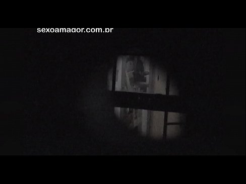 ❤️ Blondie filmohet fshehurazi nga një soditës i lagjes i fshehur pas tullave të zbrazëta ❤❌ Video porno në sq.pornjk.ru ❌️❤